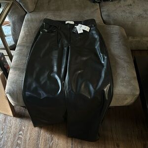 NWT Abercrombie & Fitch “The Loose” High Rise Vegan Leather “Curve Love” Pants